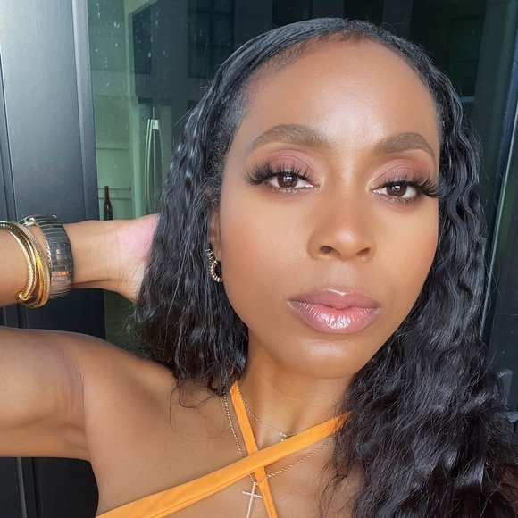 Meet your Posher, Teila - Picture 2 of 2